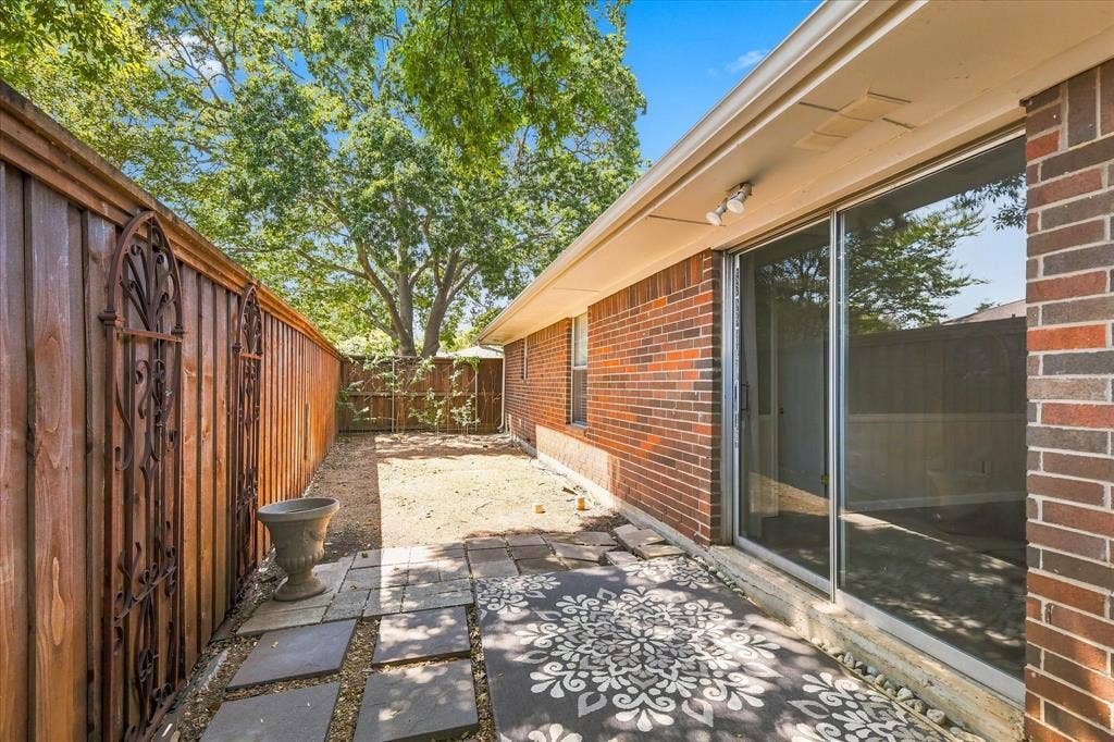 2525 Eucalyptus Drive, Plano, TX 75075 2525 Eucalyptus Drive, Plano, TX 75075