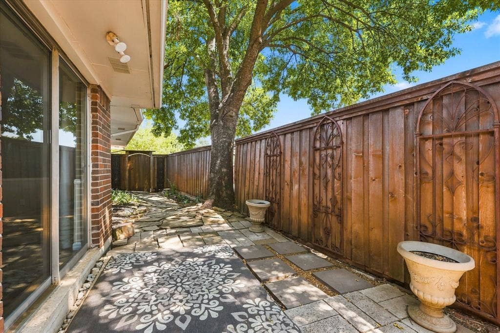 2525 Eucalyptus Drive, Plano, TX 75075 2525 Eucalyptus Drive, Plano, TX 75075