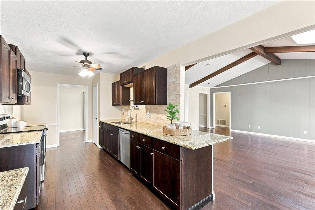 2525 Eucalyptus Drive, Plano, TX 75075 2525 Eucalyptus Drive, Plano, TX 75075