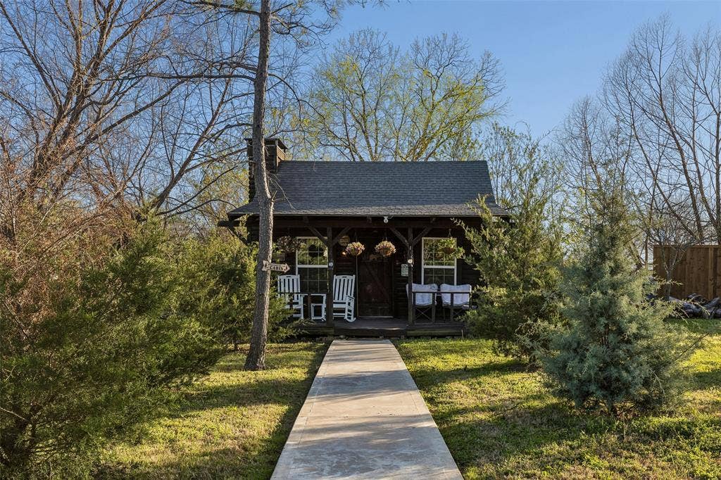3706 Castle Drive, Rowlett, TX 75089 CABIN