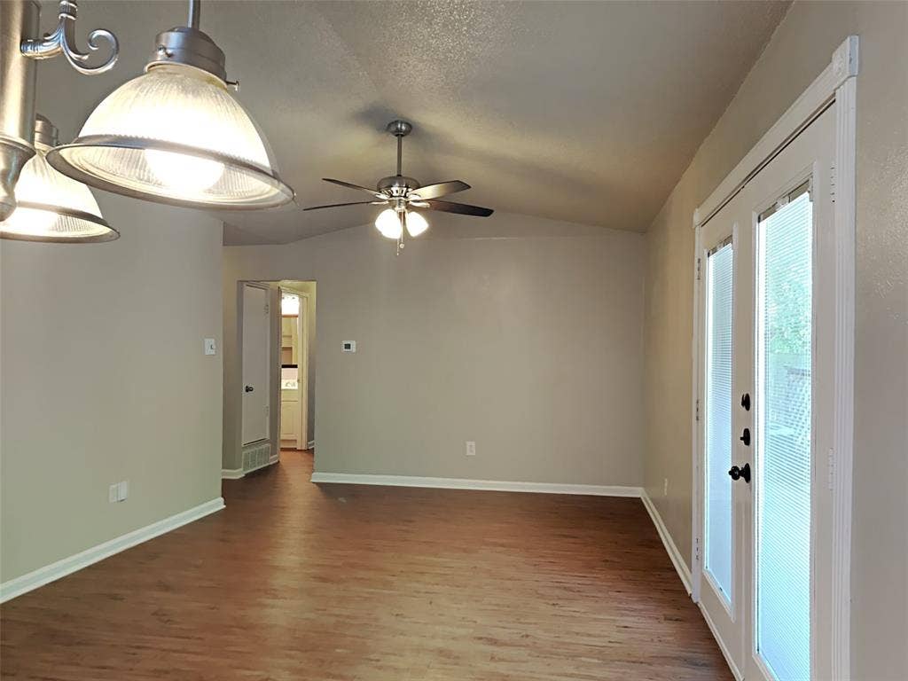 900 Cannon Drive, Euless, TX 76040 900 Cannon Drive, Euless, TX 76040