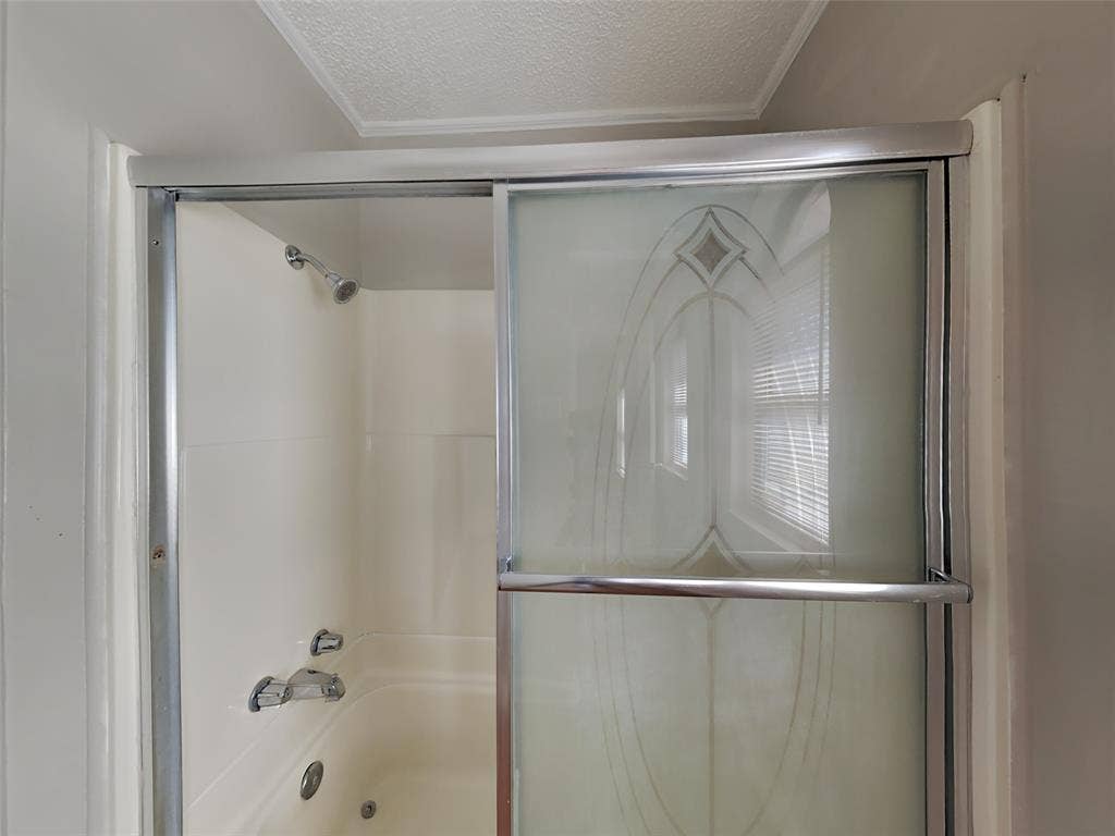 900 Cannon Drive, Euless, TX 76040 900 Cannon Drive, Euless, TX 76040