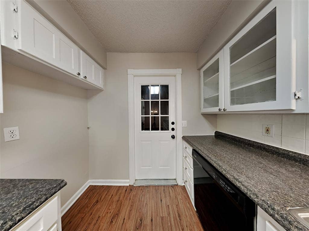 900 Cannon Drive, Euless, TX 76040 900 Cannon Drive, Euless, TX 76040