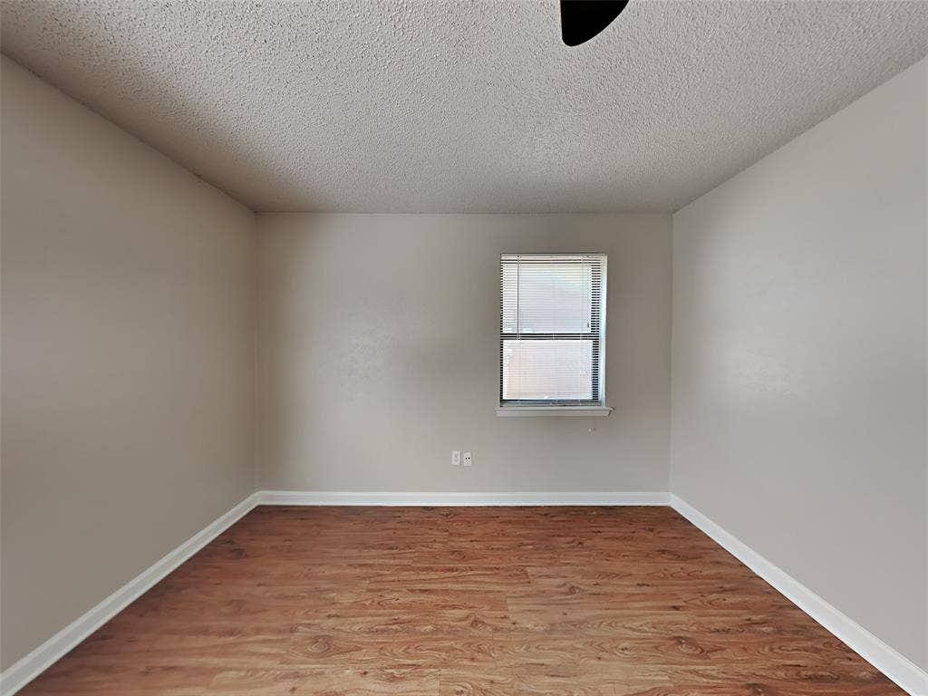 900 Cannon Drive, Euless, TX 76040 900 Cannon Drive, Euless, TX 76040