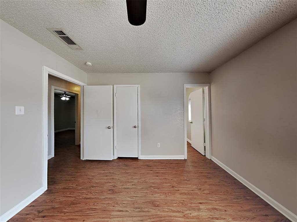 900 Cannon Drive, Euless, TX 76040 900 Cannon Drive, Euless, TX 76040