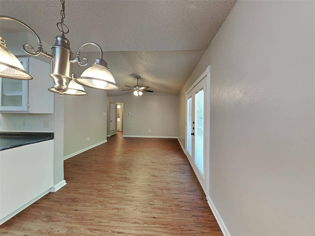 900 Cannon Drive, Euless, TX 76040 900 Cannon Drive, Euless, TX 76040