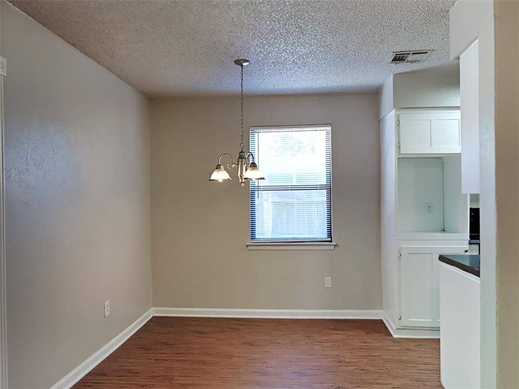 900 Cannon Drive, Euless, TX 76040 900 Cannon Drive, Euless, TX 76040