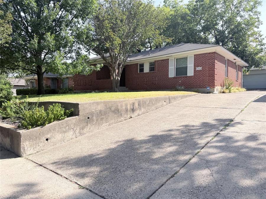 Property photo for 11628 Sasanqua Lane, Dallas, TX