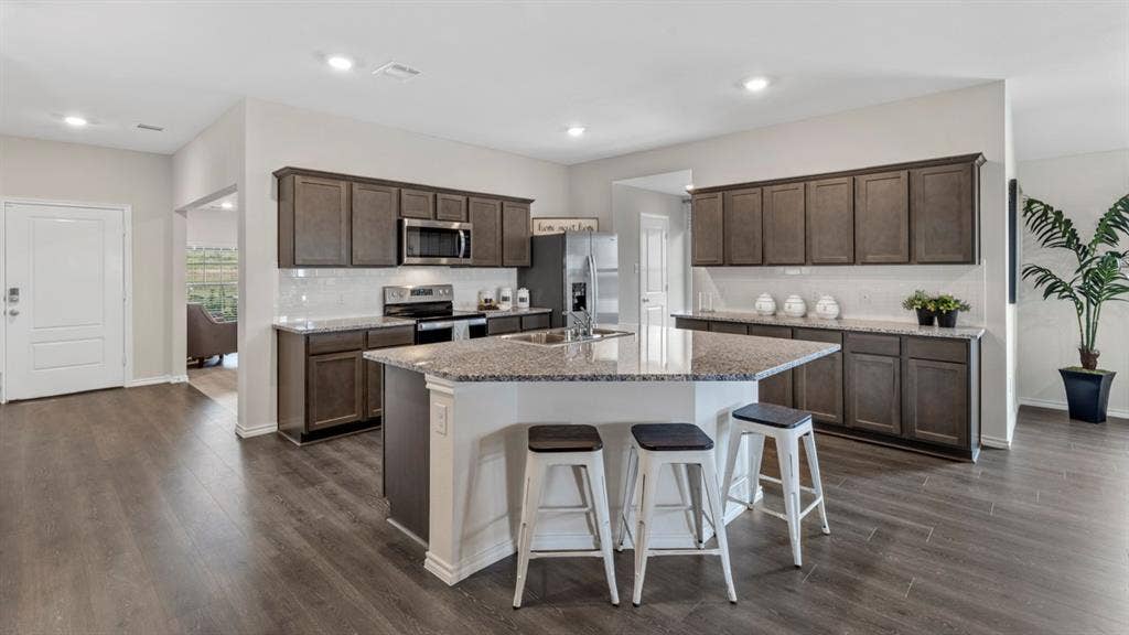 3928 Amethyst Drive, Celina, TX 75009 3928 Amethyst Drive, Celina, TX 75009