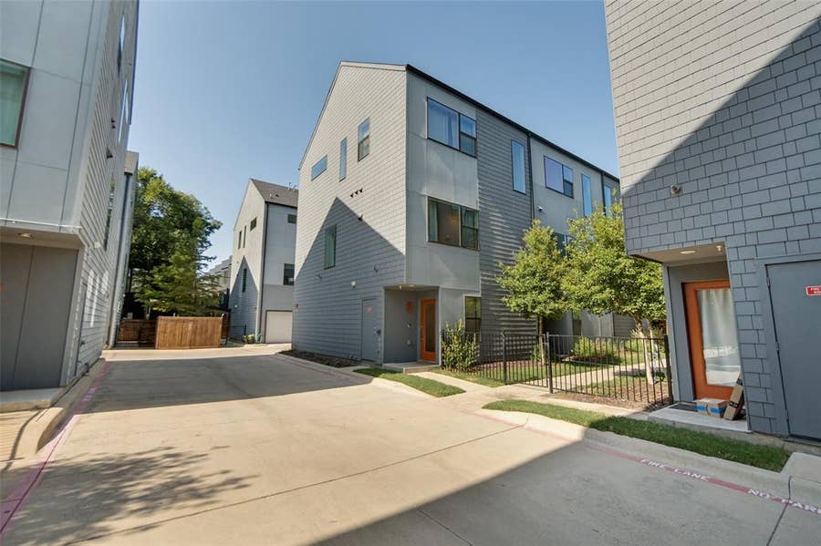 Property photo for 427 W 10th Street, #601, Dallas, TX