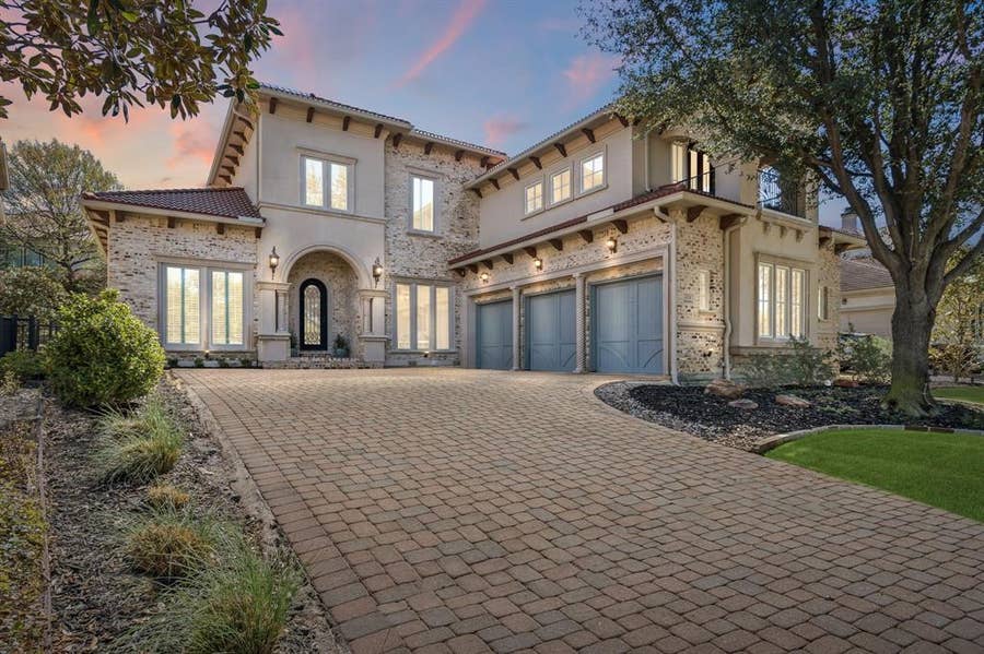 Property photo for 4739 Byron Circle, Irving, TX
