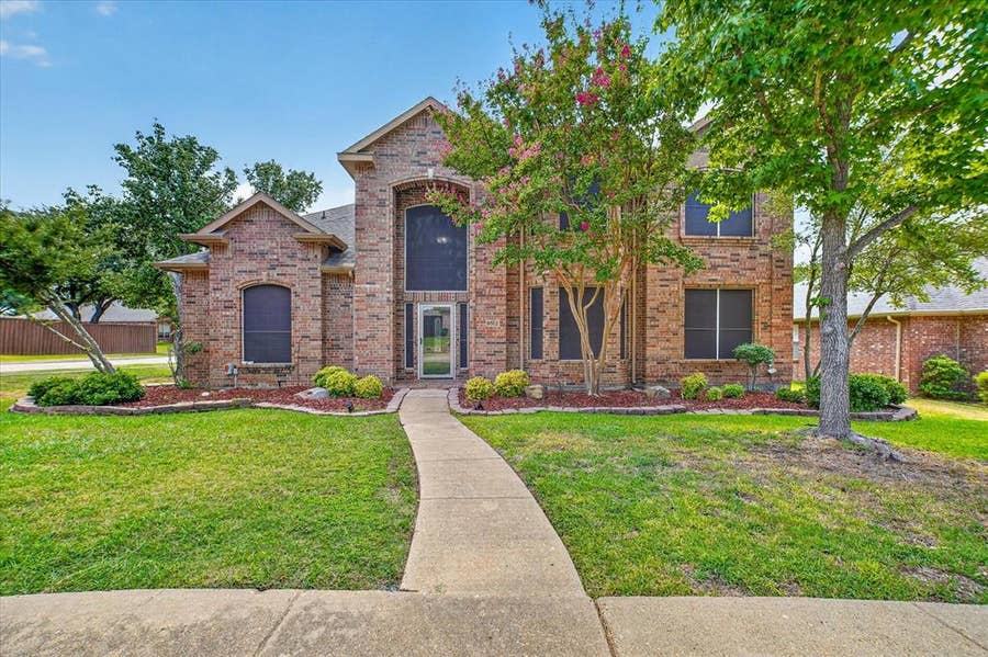 Property photo for 5002 Petersburg Drive, Rowlett, TX