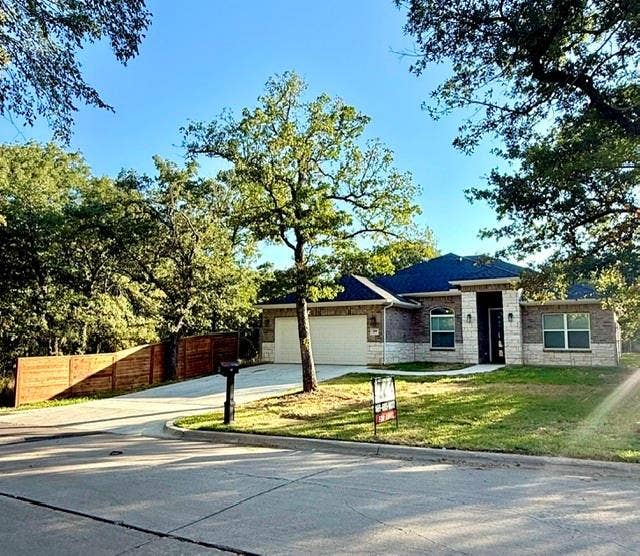 209 Cotton Drive, Mansfield, TX 76063 209 Cotton Drive, Mansfield, TX 76063