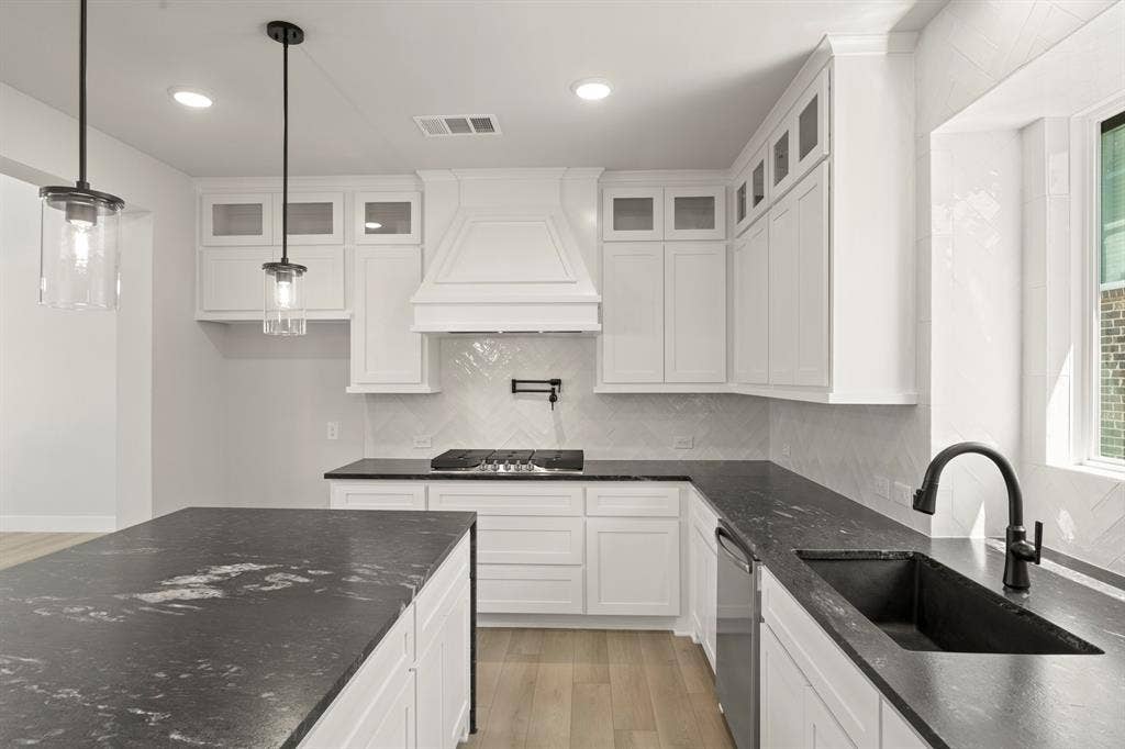 8100 Caprock Trail, Rowlett, TX 75089 18. 8100 Caprock - Kitchen (3)