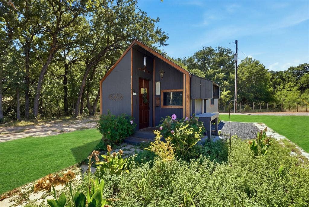 6808 Nine Mile Bridge Road, Fort Worth, TX 76135 12x24 building