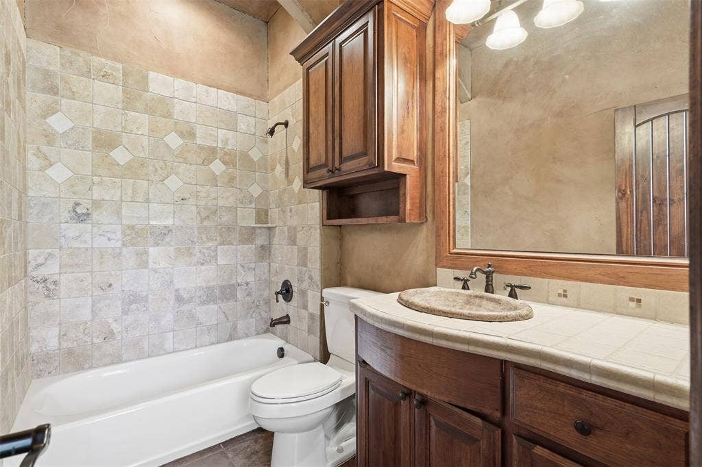 6808 Nine Mile Bridge Road, Fort Worth, TX 76135 6808 Nine Mile Bridge Road, Fort Worth, TX 76135