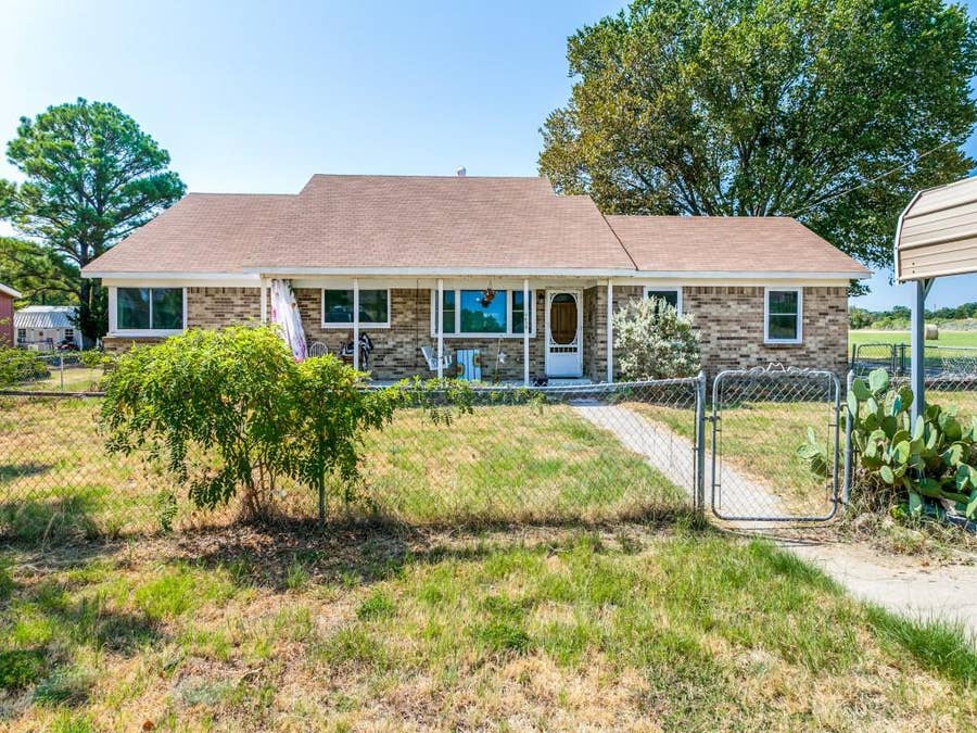 Property photo for 7439 Briar Road, Azle, TX