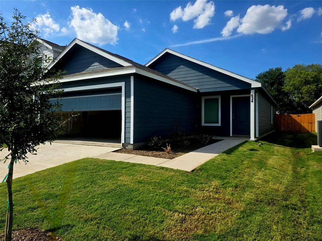 624 Kinglet Lane, Princeton, TX 75407 AI filter . Deep blue siding exterior with white trim