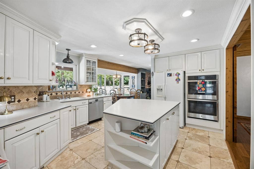 9300 Indian Knoll Trail, Keller, TX 76248 9300 Indian Knoll Trail, Keller, TX 76248