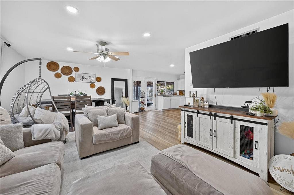 3125 Rainbow Drive, Grand Prairie, TX 75052 3125 Rainbow Drive, Grand Prairie, TX 75052