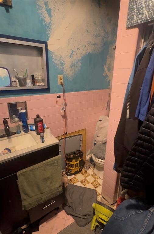 Master bathroom.
