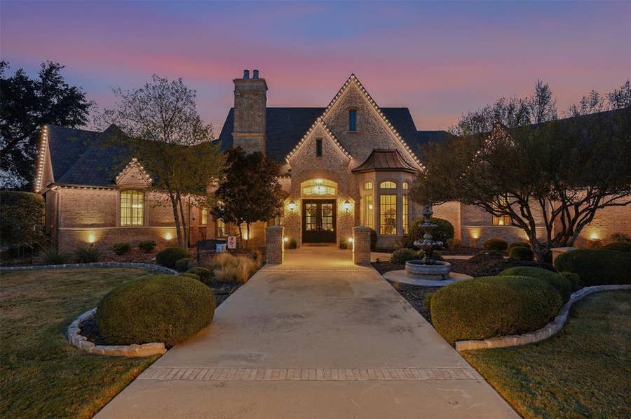 Property photo for 12824 Villa Milano Drive, Fort Worth, TX