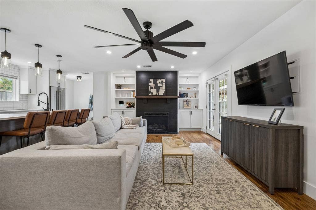 6718 Kingsbury Drive, Dallas, TX 75231 6718 Kingsbury Drive, Dallas, TX 75231