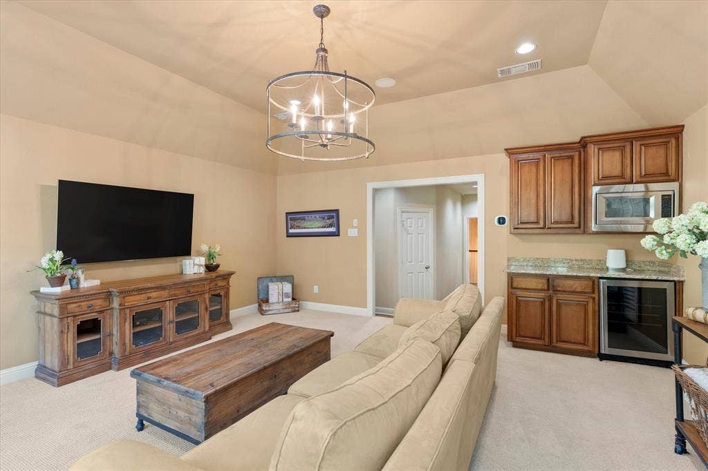 6808 Echo Canyon Drive, McKinney, TX 75072 6808 Echo Canyon Drive, McKinney, TX 75072
