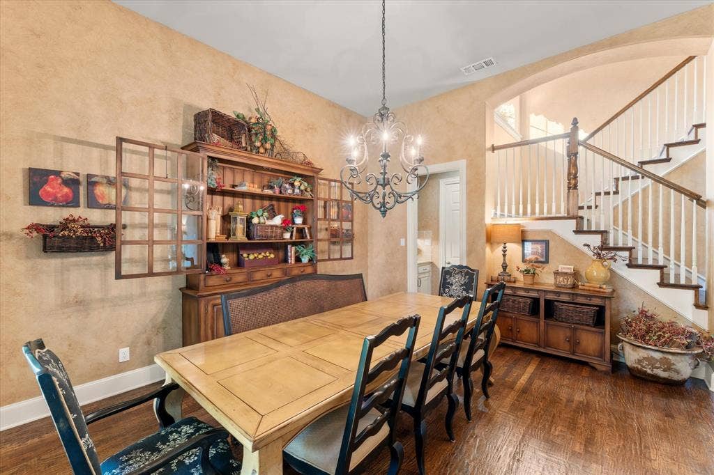 6808 Echo Canyon Drive, McKinney, TX 75072 6808 Echo Canyon Drive, McKinney, TX 75072