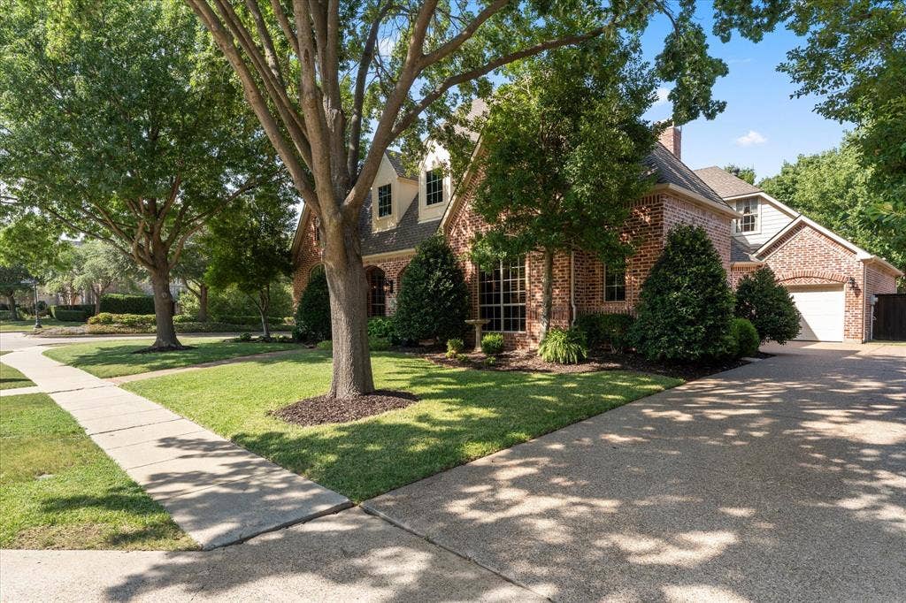 6808 Echo Canyon Drive, McKinney, TX 75072 6808 Echo Canyon Drive, McKinney, TX 75072