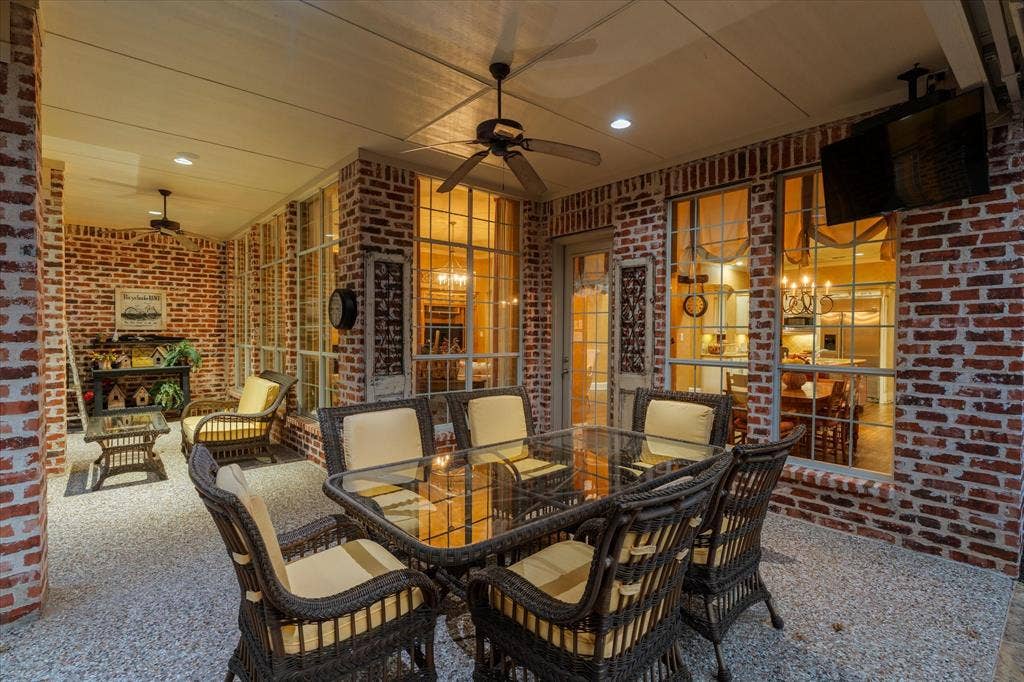 6808 Echo Canyon Drive, McKinney, TX 75072 6808 Echo Canyon Drive, McKinney, TX 75072