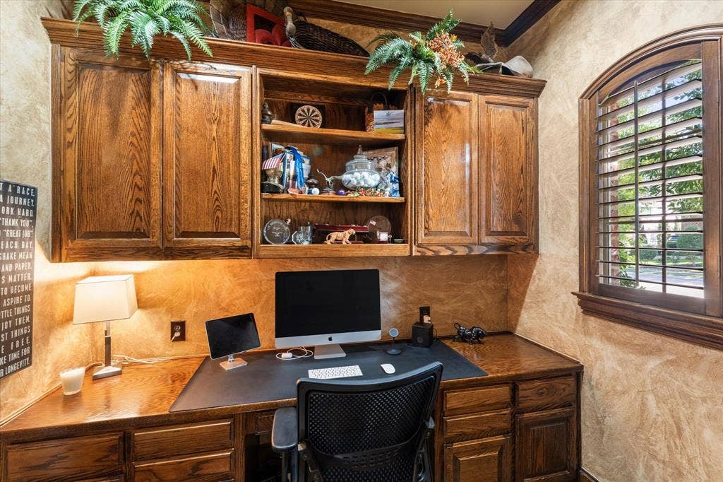6808 Echo Canyon Drive, McKinney, TX 75072 6808 Echo Canyon Drive, McKinney, TX 75072