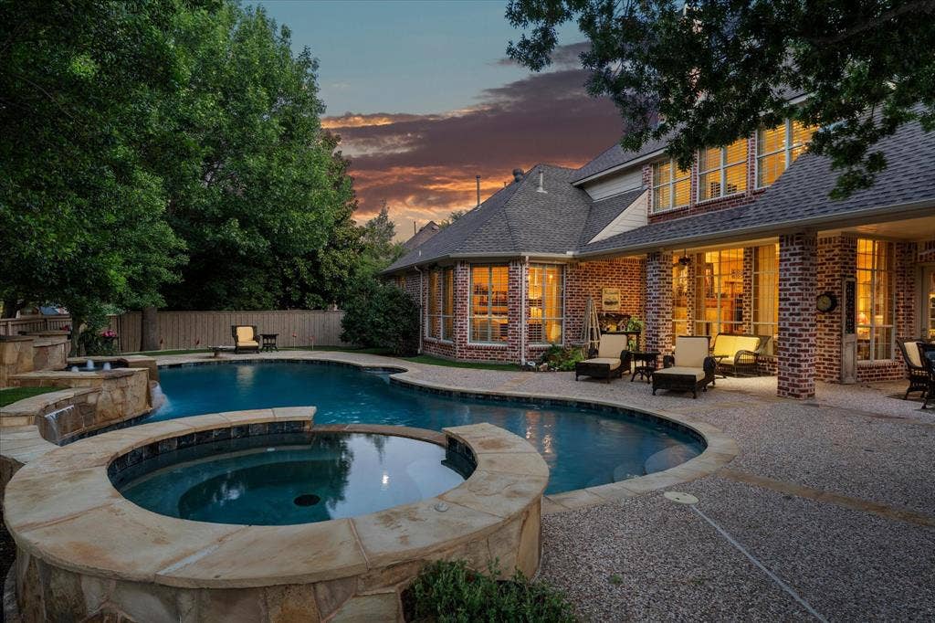 6808 Echo Canyon Drive, McKinney, TX 75072 6808 Echo Canyon Drive, McKinney, TX 75072