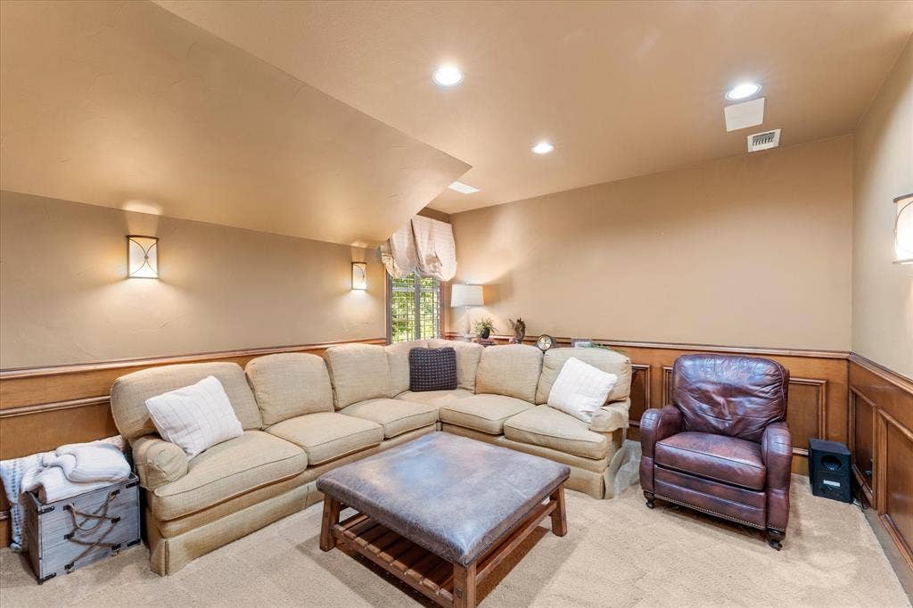 6808 Echo Canyon Drive, McKinney, TX 75072 6808 Echo Canyon Drive, McKinney, TX 75072