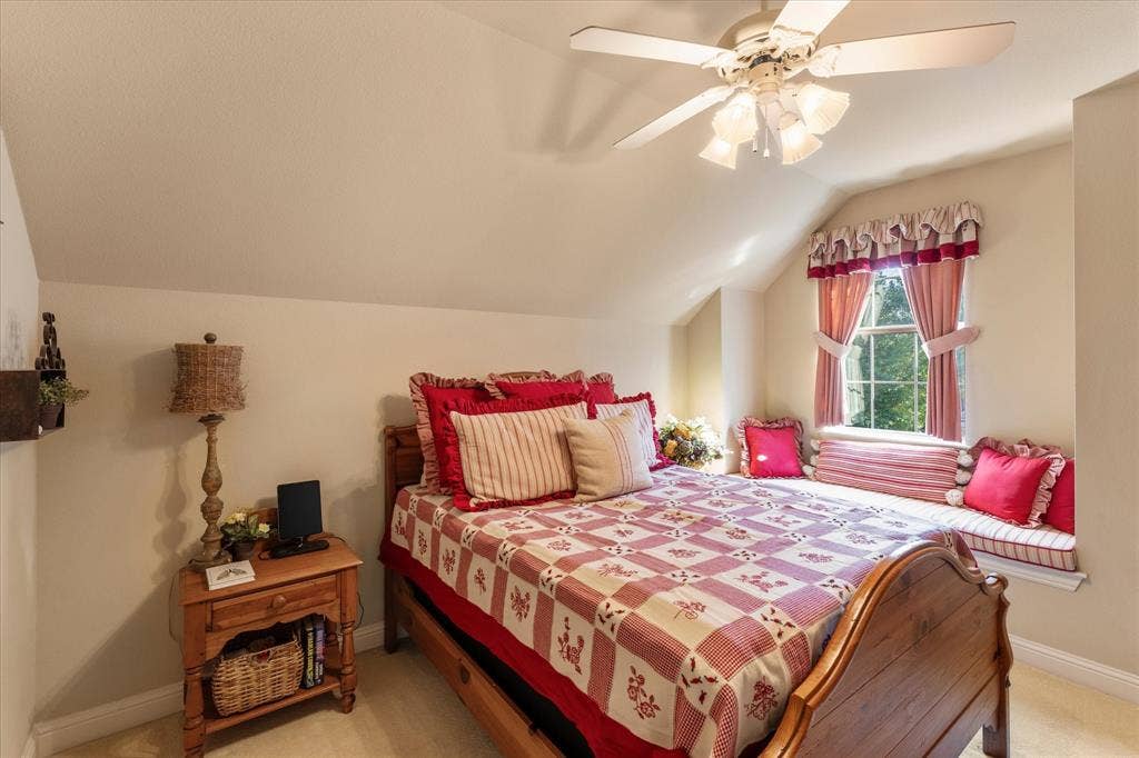6808 Echo Canyon Drive, McKinney, TX 75072 6808 Echo Canyon Drive, McKinney, TX 75072