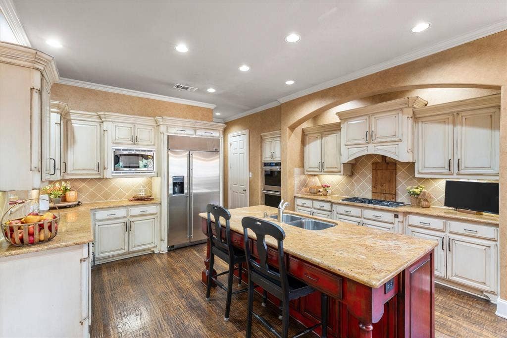 6808 Echo Canyon Drive, McKinney, TX 75072 6808 Echo Canyon Drive, McKinney, TX 75072