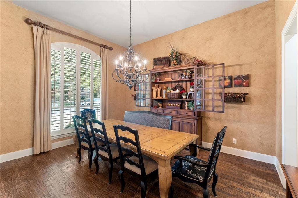 6808 Echo Canyon Drive, McKinney, TX 75072 6808 Echo Canyon Drive, McKinney, TX 75072