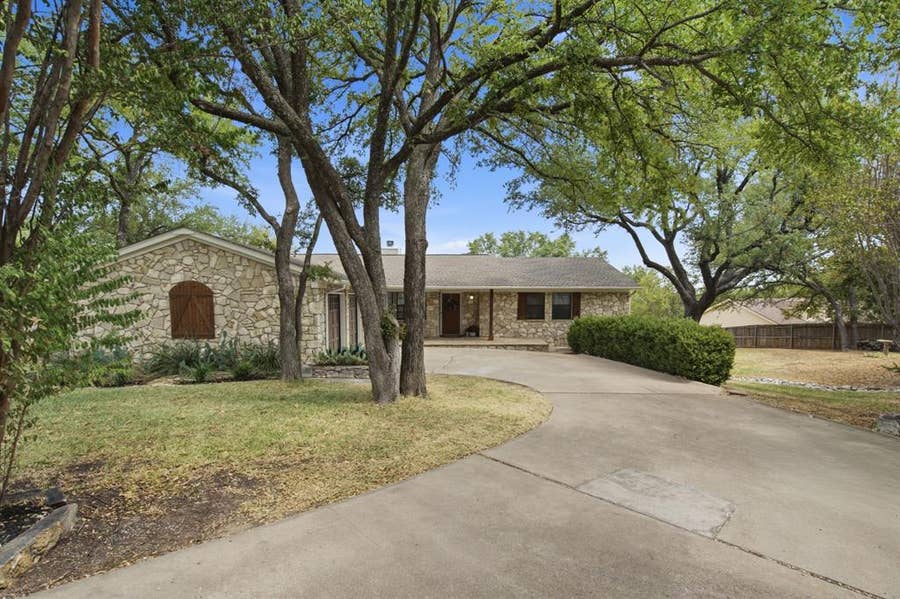 Property photo for 8703 Dunleith Court, Granbury, TX