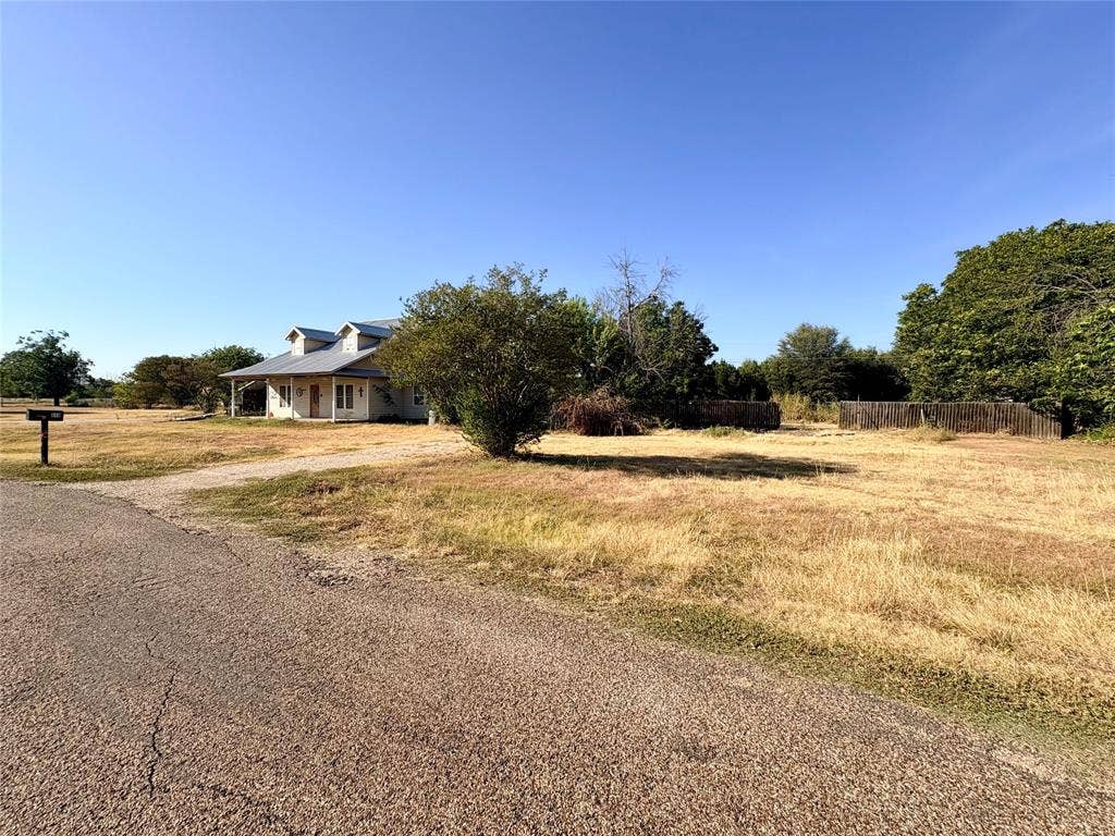 448 Norwood Drive, Woodway, TX 76712 448 Norwood Drive, Woodway, TX 76712