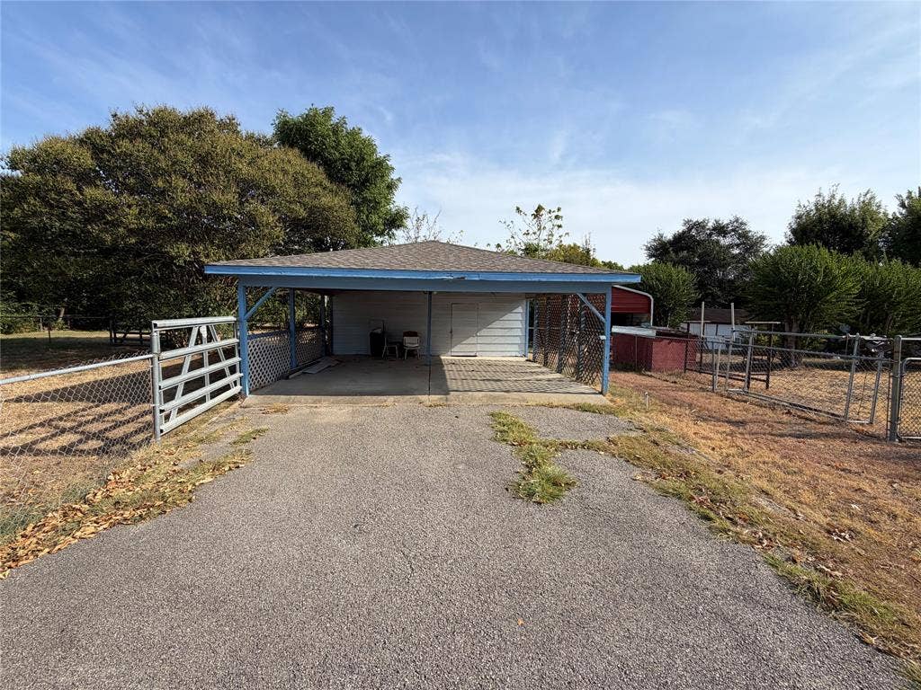 804 Preston Road, Red Oak, TX 75154