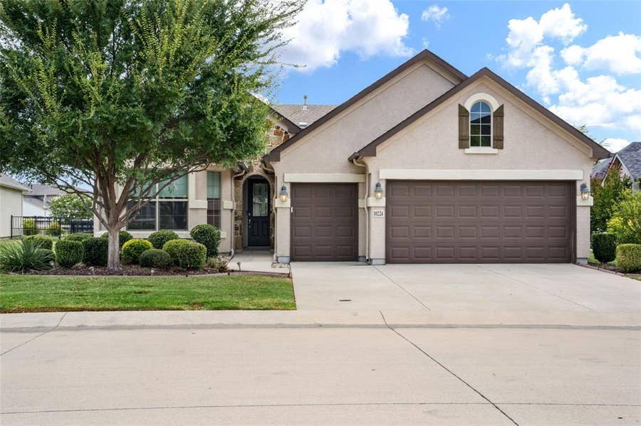 Property photo for 10224 Lindenwood Trail, Denton, TX