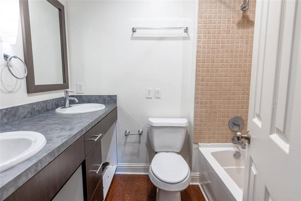 726 W Canty Street, Dallas, TX 75208 726 W Canty Street, Dallas, TX 75208