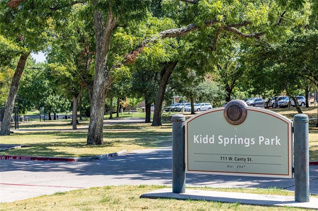 726 W Canty Street, Dallas, TX 75208 726 W Canty Street, Dallas, TX 75208