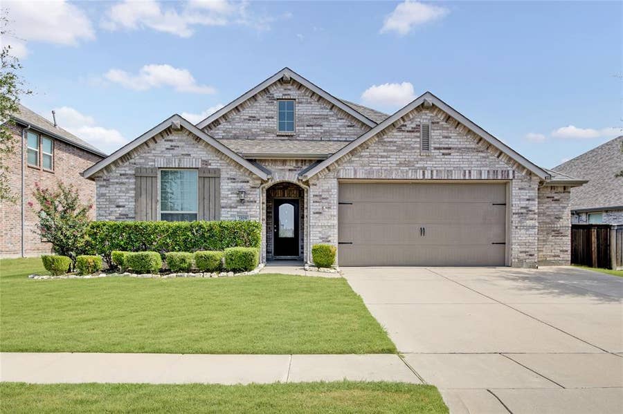 Property photo for 1819 Huntsman Way, Forney, TX