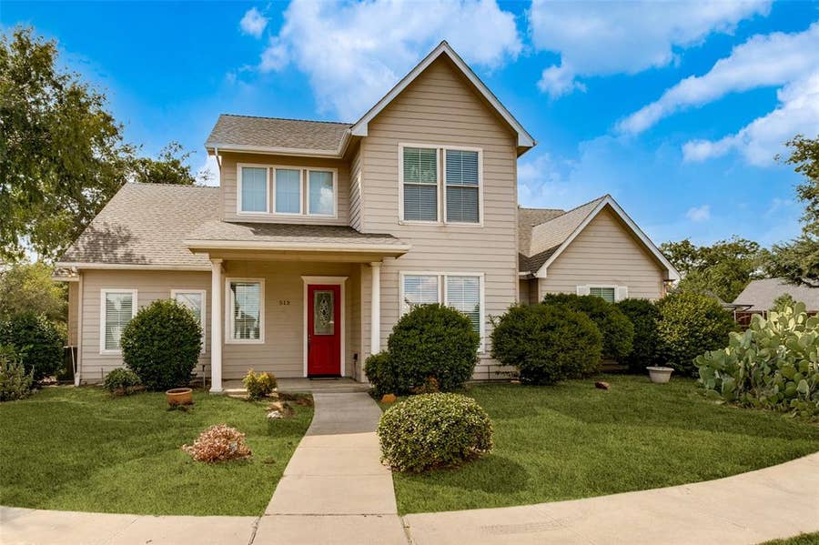 Property photo for 513 Dooley Court, Grapevine, TX