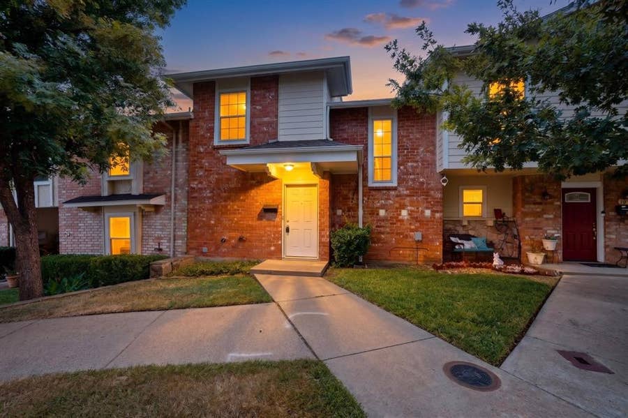 Property photo for 1949 Shorewood Drive, Grapevine, TX