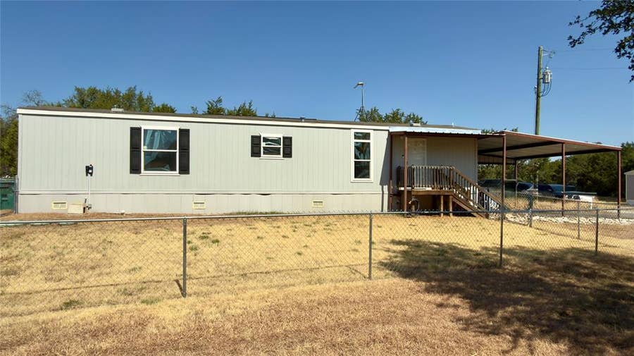 Property photo for 1108 Ridgeview Circle, Granbury, TX