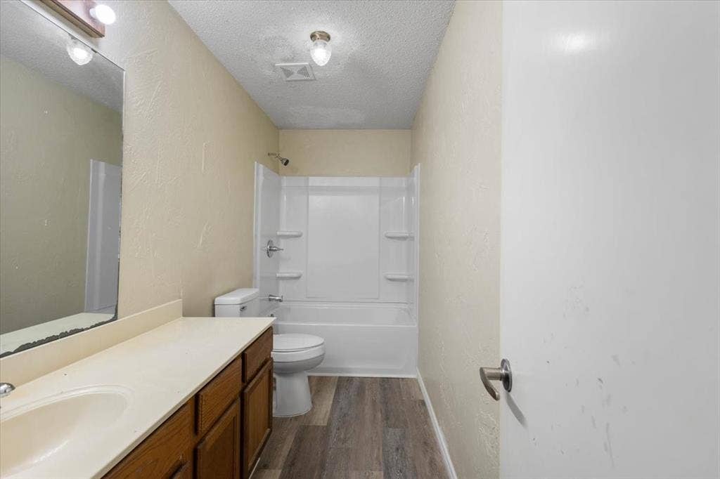 10204 Rolling Pines Drive, Tyler, TX 75707 10204 Rolling Pines Drive, Tyler, TX 75707