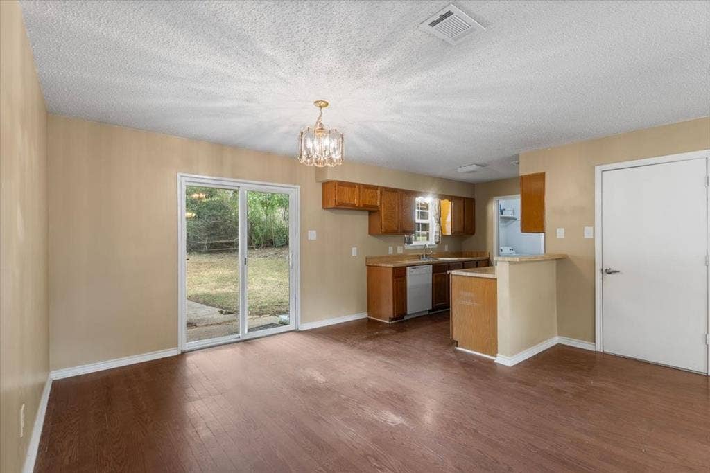 10204 Rolling Pines Drive, Tyler, TX 75707 10204 Rolling Pines Drive, Tyler, TX 75707