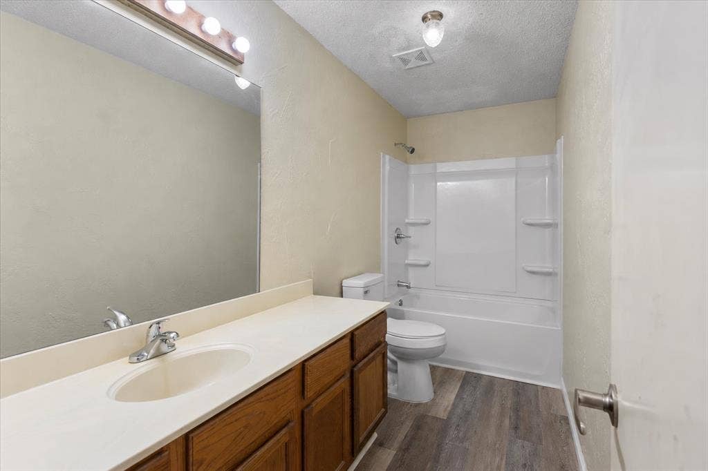 10204 Rolling Pines Drive, Tyler, TX 75707 10204 Rolling Pines Drive, Tyler, TX 75707